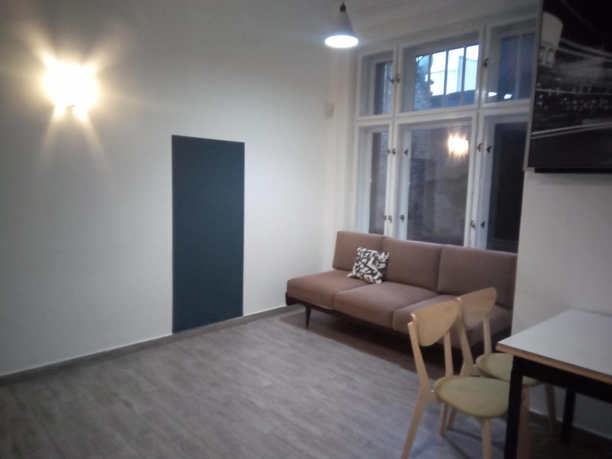 Apartament Napraforgo *
